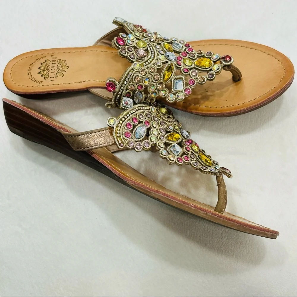 Amee Sandals Thong-style Elegant
Rhinestone Jeweled Embellished Sandals | 6.5 - Picture 4 of 12